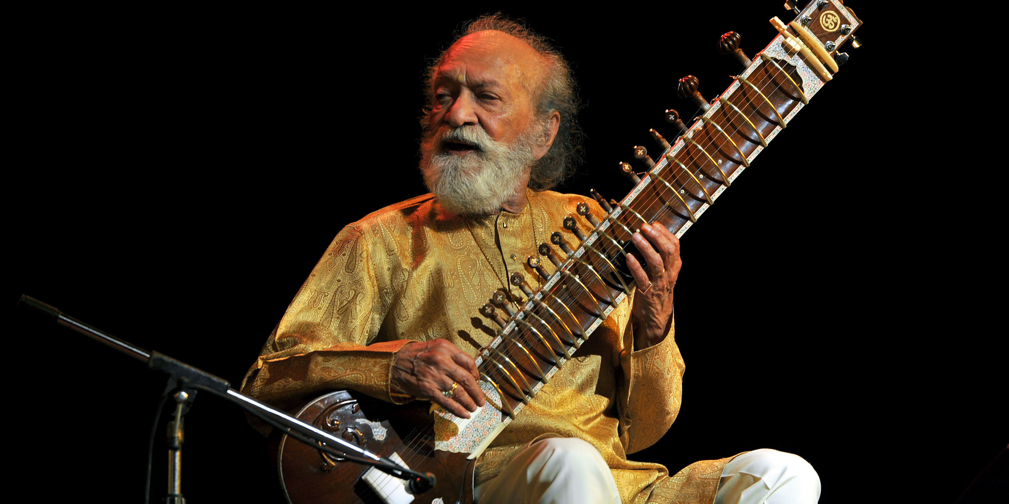 Remember That Time Pandit Ravi Shankar Compared The Woodstock Crowd To