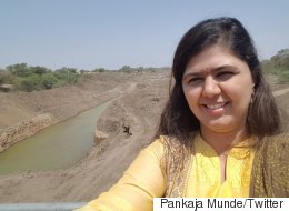 Pankaja Munde Is Getting A Lot Of Hate Online For These  'Drought Selfies' In Parched Latur