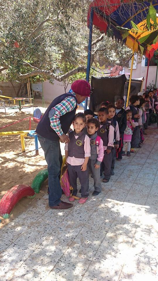بـ ?ملابس رجالية?: فلسطينية تملك