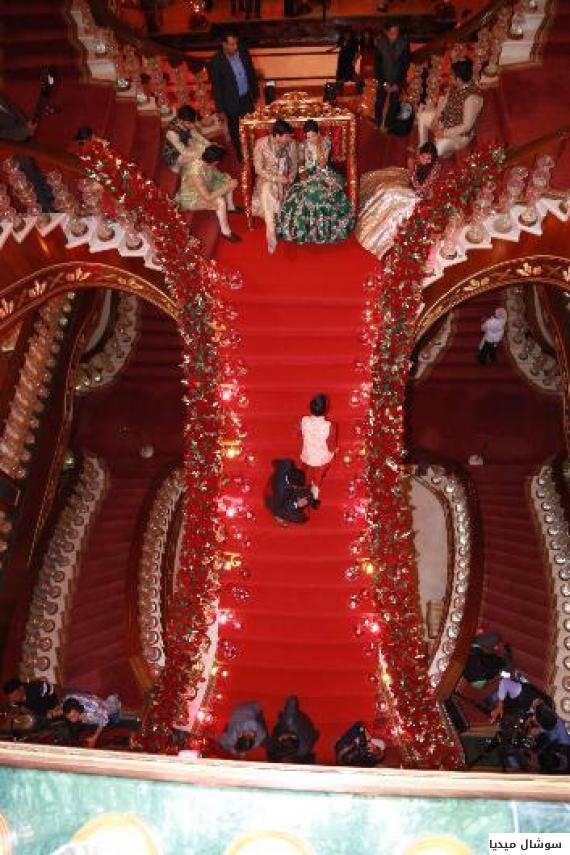 بالصور زفاف هندي في مدينة أنطاليا التركية.. خاتم زفاف بمظلة هوائية وأكثر من 71 شاحنة زهور O-ASSALH-570