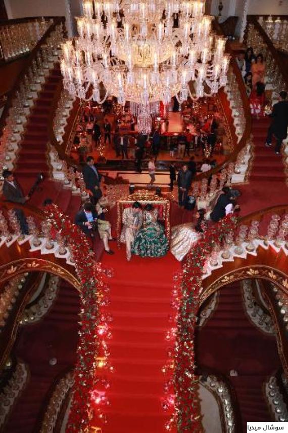 بالصور زفاف هندي في مدينة أنطاليا التركية.. خاتم زفاف بمظلة هوائية وأكثر من 71 شاحنة زهور O-ALRWSAN-570