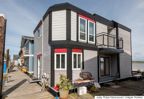 Vancouver Float Homes: Scorching Real Estate Market Pushes Buyers To Sea