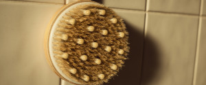 DRY SKIN BRUSHING