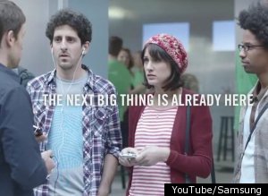 http://i.huffpost.com/gen/433630/thumbs/s-SAMSUNG-APPLE-FANBOYS-AD-GALAXY-S-II-IPHONE-large300.jpg