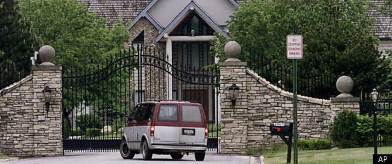 R Kelly Suburban Mansion For Sale