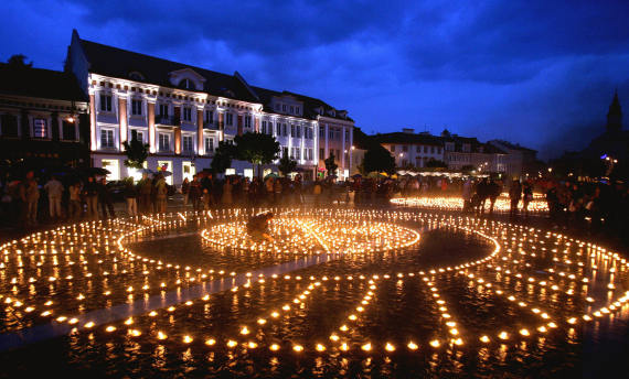 vilnius lithuania city night
