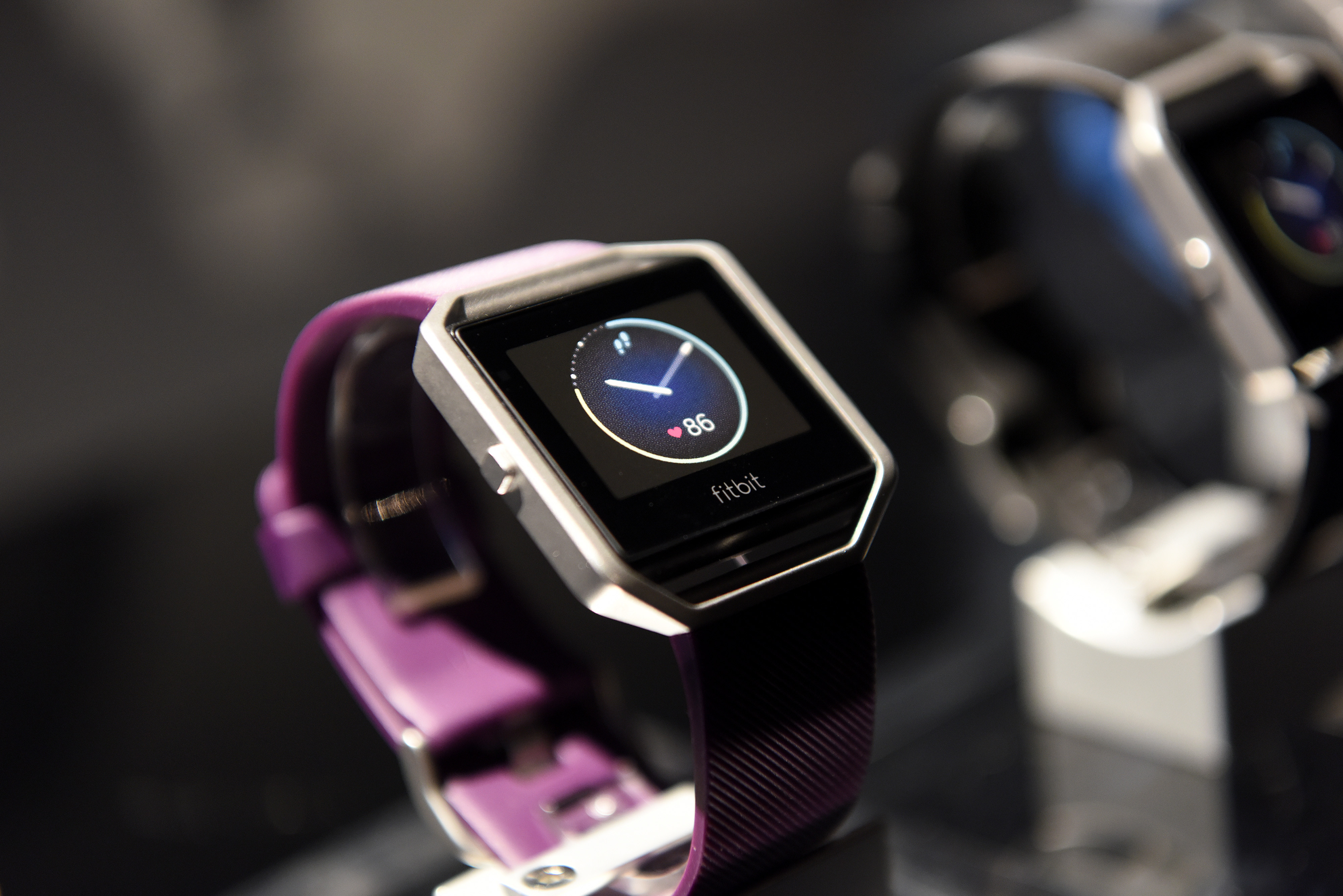 best smartwatch to buy under 2000