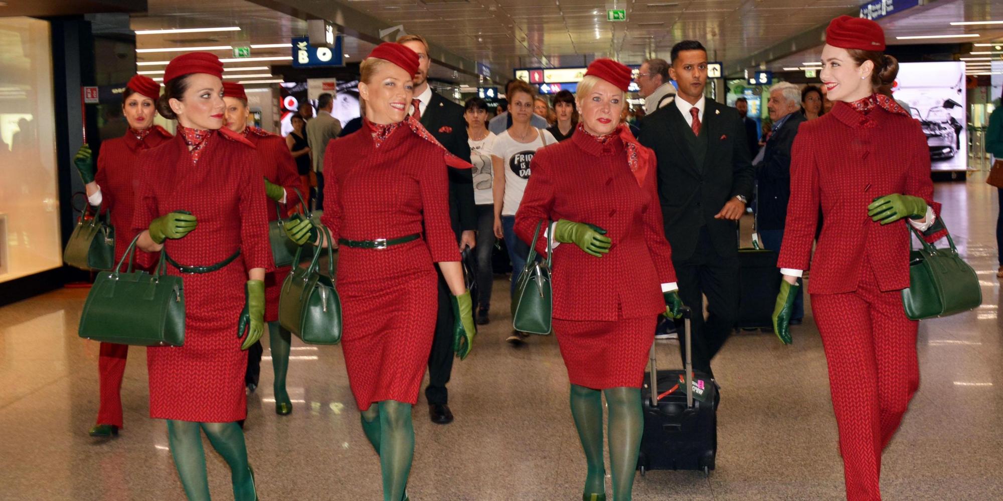Risultati immagini per hostess alitalia