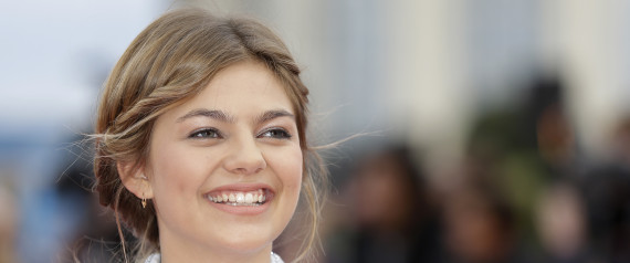 Louane réagit aux photos d'elle seins nus et à la pique de ...