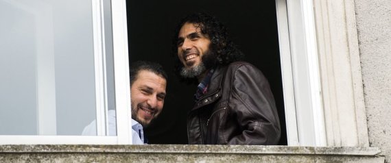 اختفى وهو يمشي بعكّازين.. دولتان تبحثان عن معتقل سوري سابق بغوانتانامو