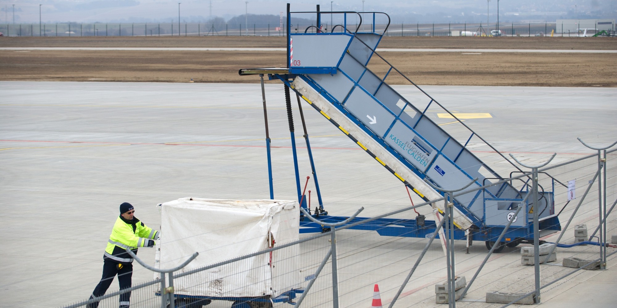 Bombenwarnung: Flugzeug in Kassel vor Türkei-Flug evakuiert - Huffington Post Deutschland