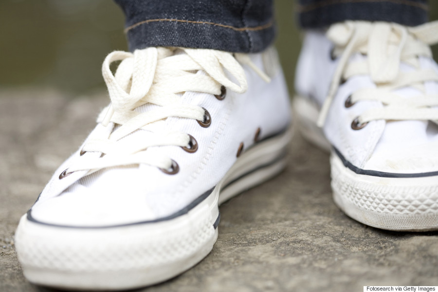 how-to-keep-white-sneakers-clean-bared-footwear