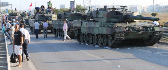 ما بعد فشل الانقلاب.. 90 قتيلاً ومئات الاعتقالات والإعفاءات لضباط وأفراد من الجيش التركي