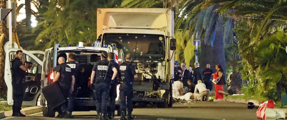 "الدولة الإسلامية" يتبنّى هجوم "نيس" بفرنسا واعتقال 4 أشخاص على صلة بالمنفّذ