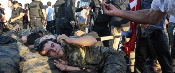 نصائح في فن الانقلابات يقدّمها جواسيس سابقون في الـ سي آي إيه.. هذه ملاحظاتهم على ماجرى بتركيا