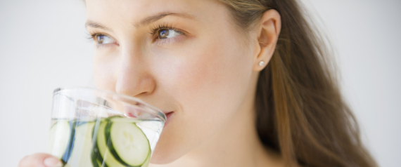 الماء سيساعدك على خسارة وزنك بسهولة.. دون رياضة أو حميات غذائية!