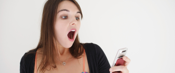 رهاب التليفون.. 7 علامات تدلّ على أنك مصاب بـ "فوبيا الهاتف" N-PHONE-ANXIETY-large570