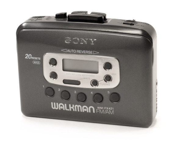 iPhone وPlayStation في صدارتها.. تعرف على أكثر 8 منتجات مبيعاً في التاريخ O-WALKMAN-570