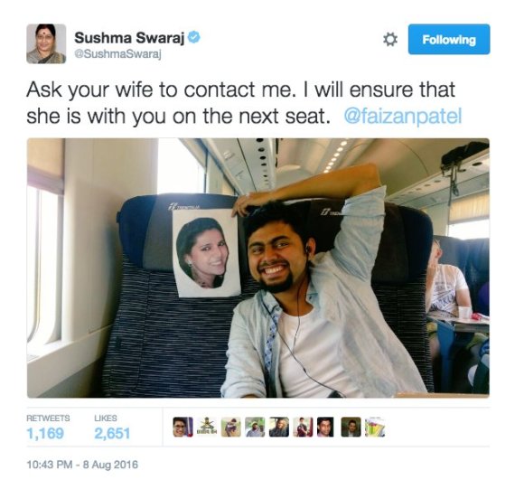 هندي يقضى شهر العسل مع صورة زوجته بعدما فقدت جواز سفرها.. شاهد صور الرحلة O-2-570