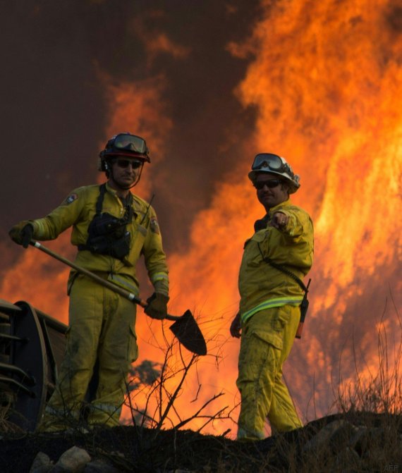 bomberos incendio california