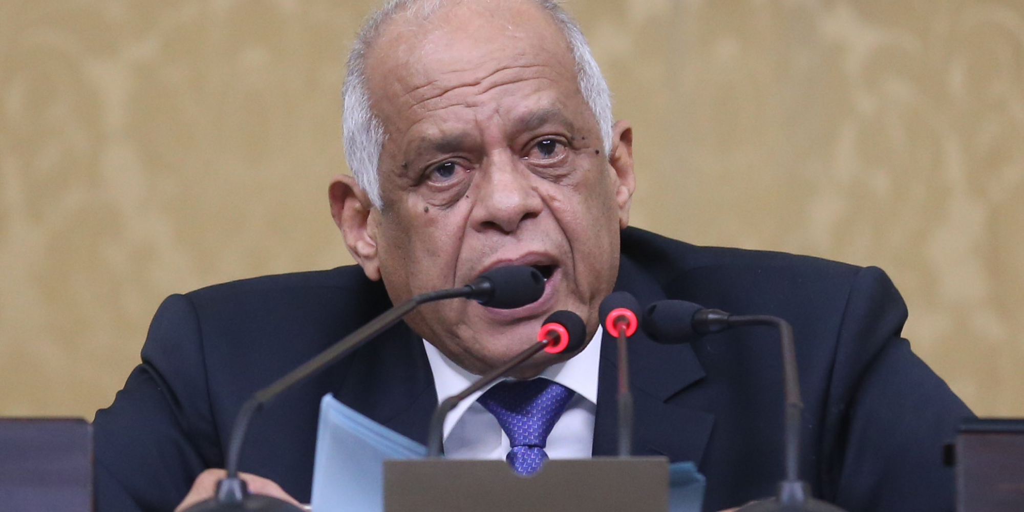 رئيس البرلمان يشيد بتولى نائبة أعمال "مقرر الجلسة العامة"