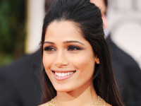 Frieda Pinto Golden Globes