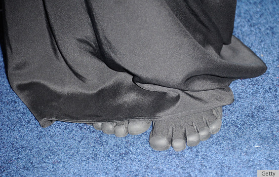 tootsies below do you think this is an appropriate red carpet shoe