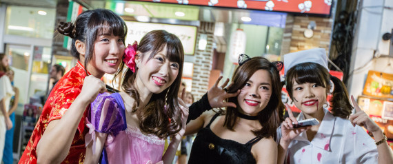 TOKYO PEOPLE DRESSED UP FOR HALLOWEEN