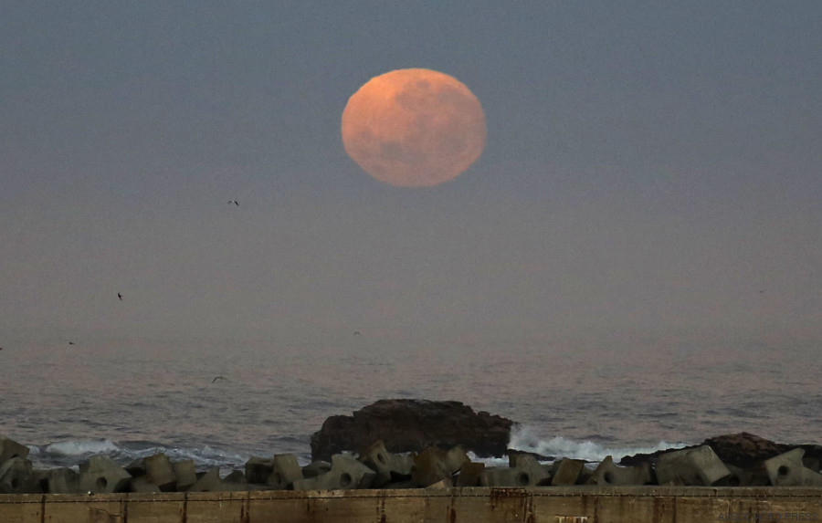 supermoon