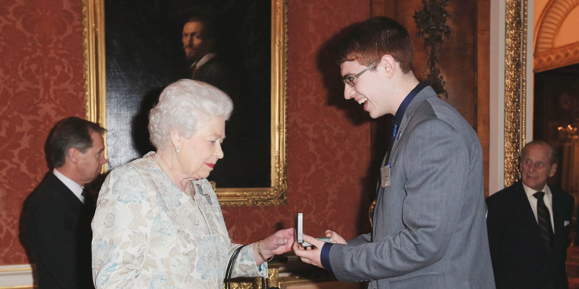Tyler Bailer, Wetaskiwin Teen, Honoured By The Queen For Saving Stepdad's Life - Huffington Post Canada