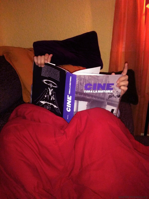 precariedad energetica hijo leyendo