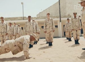 لقطات مسرَّبة من داخل ثكنات الجيش المصري.. عساكر يروُون شهاداتهم بفيلم الجزيرة: تعذيب وإذلال وخدمة للضباط