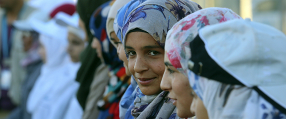 تكفيهم "نظرة عين".. هكذا يحصل 76 ألف لاجئ سوري على احتياجاتهم بالأردن