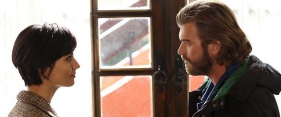 كيد الحموات.. أم مهند تستغل مشهداً رومانسياً مع لميس لاستفزاز زوجته