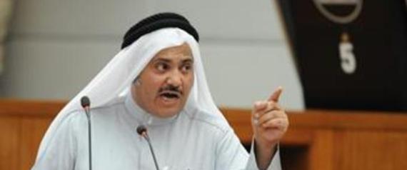 سياسي كويتي يذبح إِبلاً وخِرافاً ابتهاجاً بخسارة نواب سابقين.. هذه ليست أغرب تصرفاته