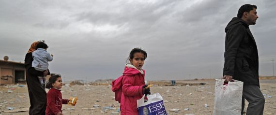 شتَّتها النزوح.. عائلات عراقية تتمزق بين المخيمات وتُمنع من التواصل "لأسباب أمنية"