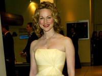 Laura Linney Style