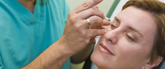 من أجل أطفالهن.. لهذا يجب على الأمهات الشابات التخلي عن البوتكس