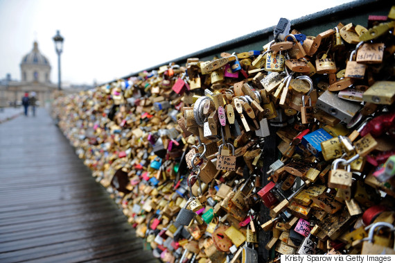 paris love lock