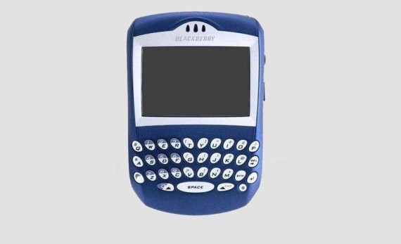 Motorola Razr.. Nokia 3310.. وBlackBerry.. "أساطير" الجوالات التي لا تنسى O-MWBAYL-570