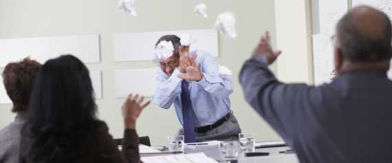 كيف تروض مديرك الطاغية؟.. 27 خطوة ينبغي عليك القيام بها في أول يوم عمل