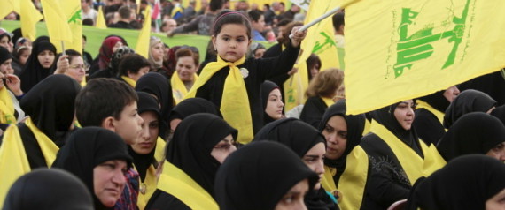 بتوزيع الحلوى، ونشر صور قتلاهم.. هكذا احتفل الإيرانيون بسقوط حلب في يد الأسد