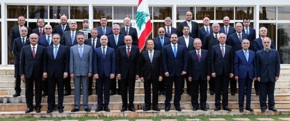 دعوات للتظاهر بلبنان ضد ما اعتبروه إهانة.. تعيين رجل كأول وزير لشؤون المرأة يطلق حملة من السخرية