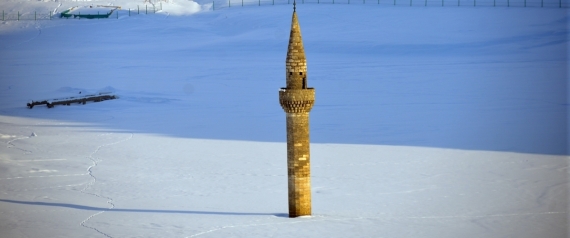 مئذنة الثلج تجذب محبي التصوير إلى "أغري" التركية، صور
