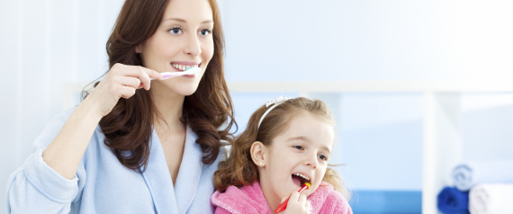 هذه أفضلُ طريقة للحصول على أسنانٍ ناصعة البياض