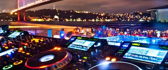 أهم زوّاره: جينيفر لوبيز ورئيس سابق وزوجة ساركوزي.. ما لا تعرفه عن مسرح أوّل عمليةٍ إرهابية بالعام الجديد