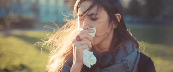 ربما تصاب بشلل الوجه بسبب نوافذ السيارة المفتوحة.. إليك الأعراض