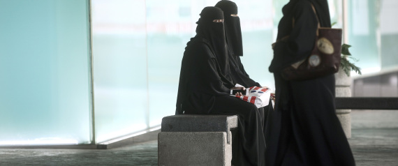 صحيفة ألمانية تسأل عضوة بمجلس الشورى السعودي: هل حصلت على إذن ولي أمرك حتى تصلي إلى هنا؟.. ماذا أجابت؟