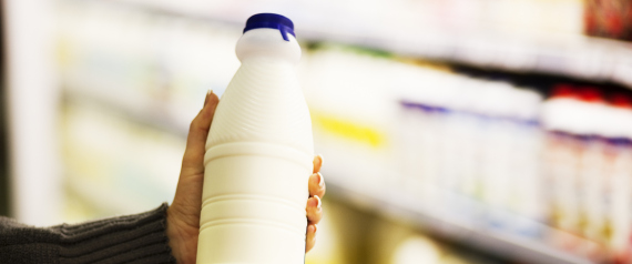 الحكومة السعودية ترفع يدها عن دعم منتجات الألبان المستوردة.. تحمّلتها 6 سنوات