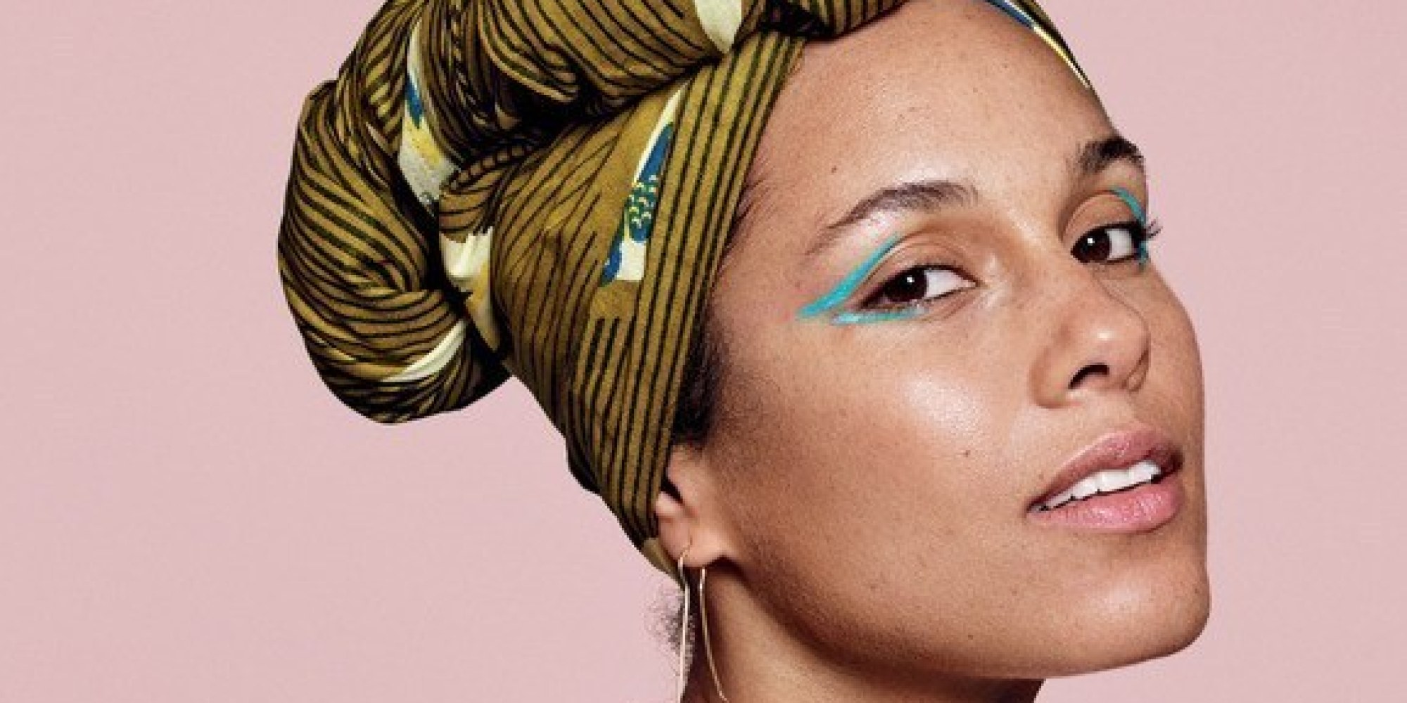 Alicia Keys está deslumbrante (e com maquiagem) na capa da revista Allure